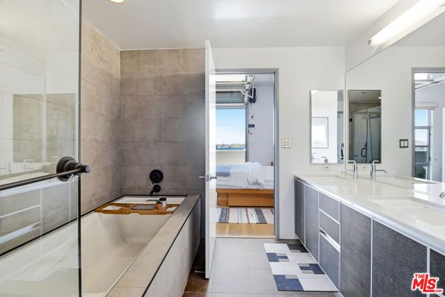 11500 Tennessee Avenue 324, Los Angeles, CA 90064