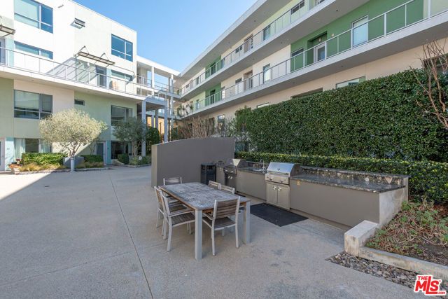 11500 Tennessee Avenue 324, Los Angeles, CA 90064