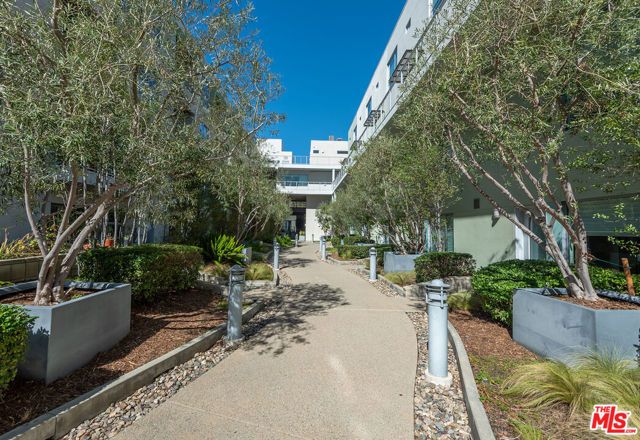 11500 Tennessee Avenue 324, Los Angeles, CA 90064