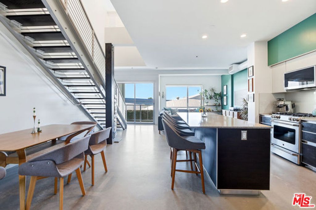 11500 Tennessee Avenue 324, Los Angeles, CA 90064