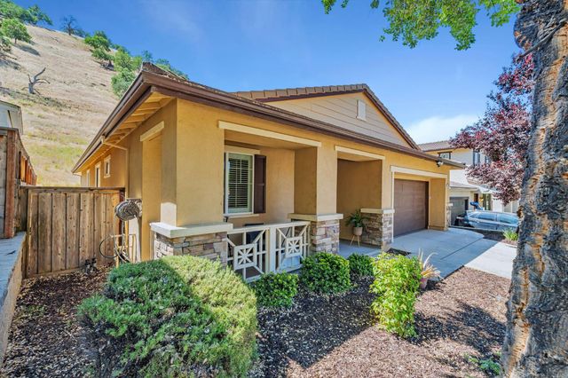 9092 Golf Canyon Dr, Patterson, CA 95363