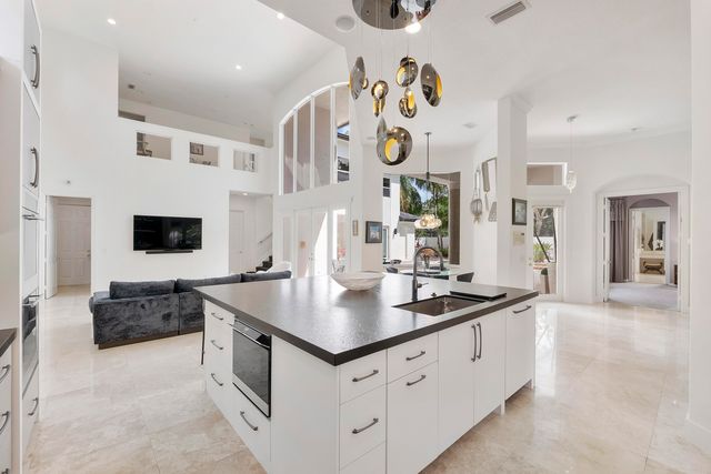 6015 Pinewood Avenue, Parkland, FL 33067