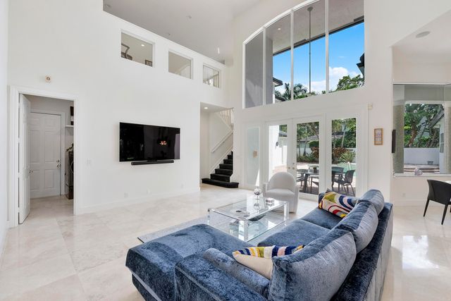 6015 Pinewood Avenue, Parkland, FL 33067