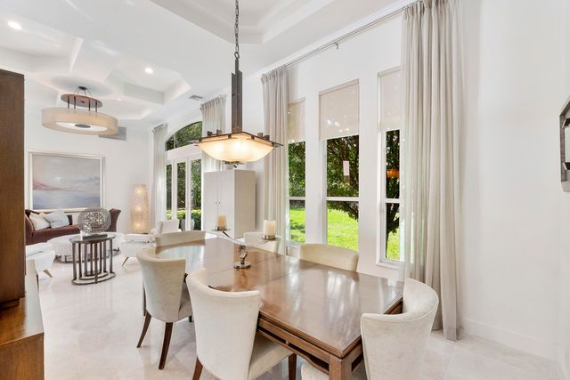 6015 Pinewood Avenue, Parkland, FL 33067