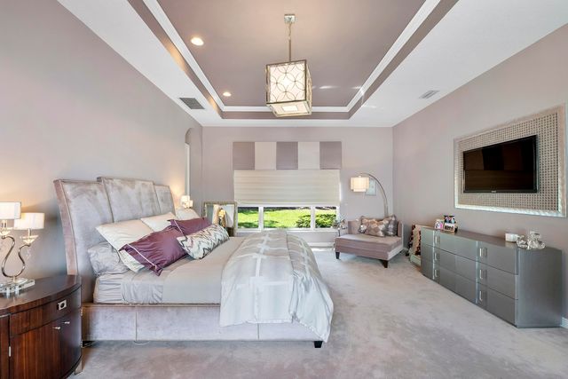 6015 Pinewood Avenue, Parkland, FL 33067