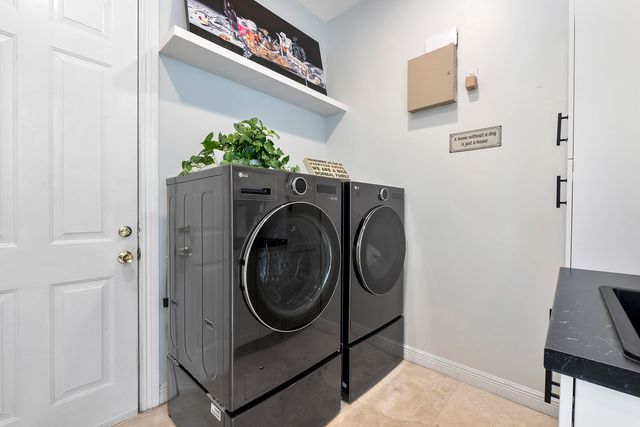 6015 Pinewood Avenue, Parkland, FL 33067