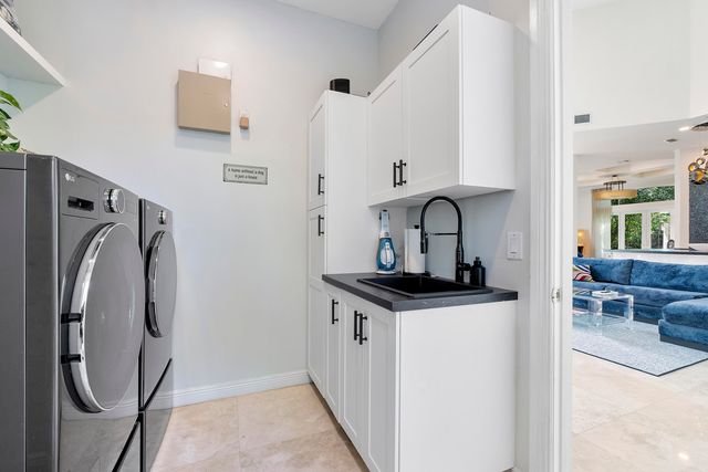 6015 Pinewood Avenue, Parkland, FL 33067