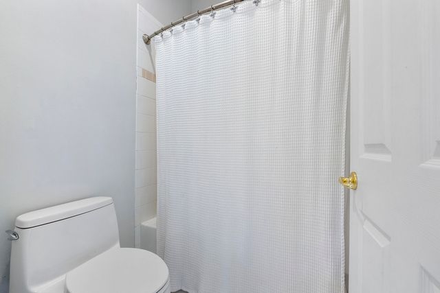 6015 Pinewood Avenue, Parkland, FL 33067