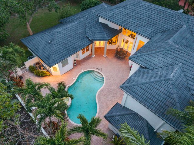 6015 Pinewood Avenue, Parkland, FL 33067