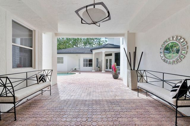 6015 Pinewood Avenue, Parkland, FL 33067