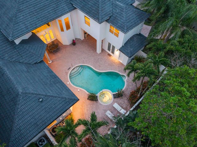 6015 Pinewood Avenue, Parkland, FL 33067