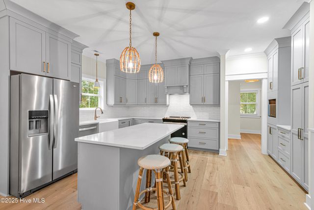 313 Barnes Street, Emerald Isle, NC 28594