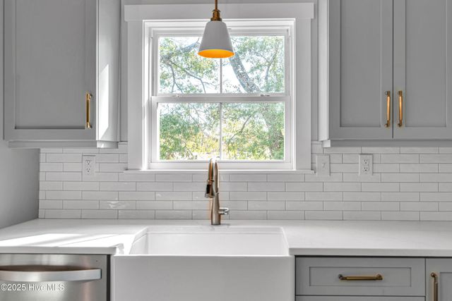 313 Barnes Street, Emerald Isle, NC 28594