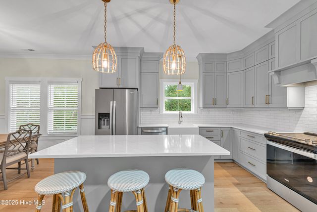 313 Barnes Street, Emerald Isle, NC 28594