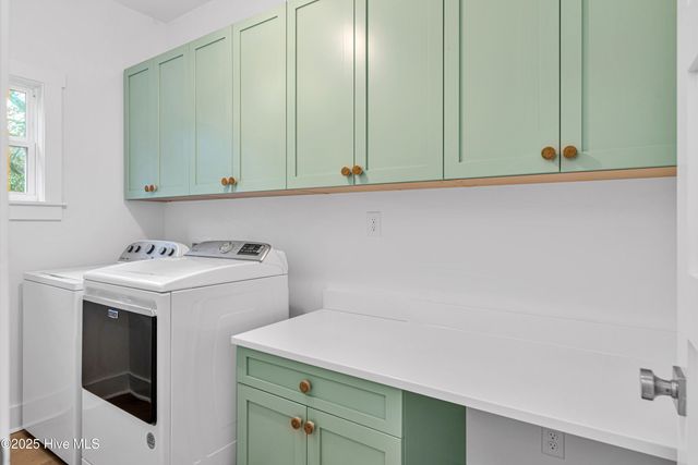 313 Barnes Street, Emerald Isle, NC 28594