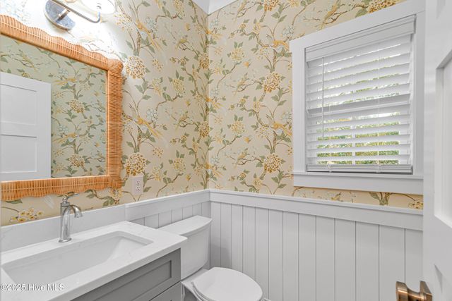 313 Barnes Street, Emerald Isle, NC 28594