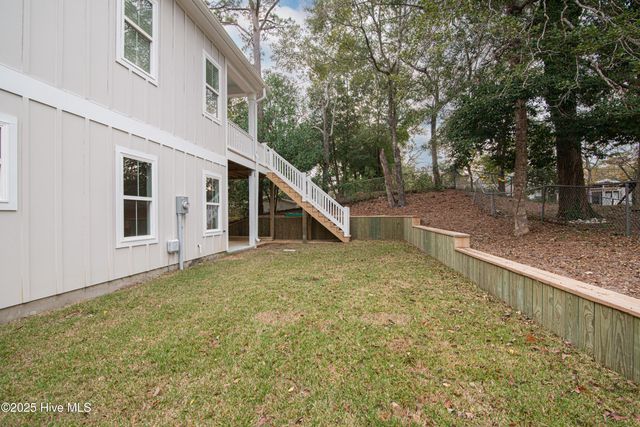 313 Barnes Street, Emerald Isle, NC 28594