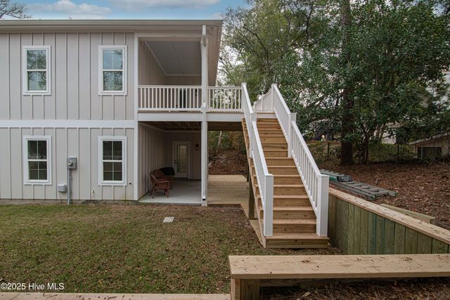 313 Barnes Street, Emerald Isle, NC 28594