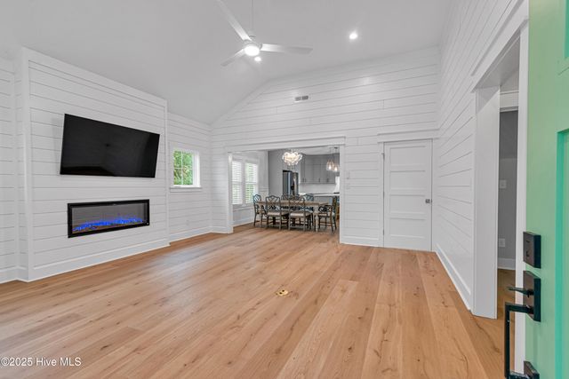 313 Barnes Street, Emerald Isle, NC 28594