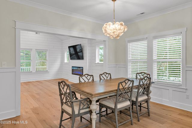 313 Barnes Street, Emerald Isle, NC 28594