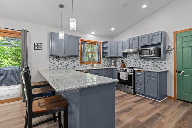 1433 W ROSELAWN DRIVE, Appleton, WI 54914