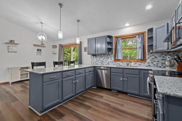 1433 W ROSELAWN DRIVE, Appleton, WI 54914