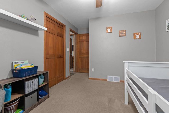 1433 W ROSELAWN DRIVE, Appleton, WI 54914
