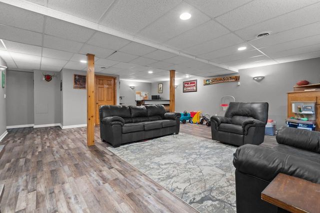1433 W ROSELAWN DRIVE, Appleton, WI 54914