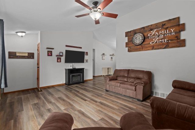 1433 W ROSELAWN DRIVE, Appleton, WI 54914