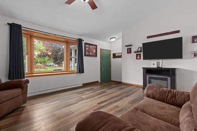 1433 W ROSELAWN DRIVE, Appleton, WI 54914