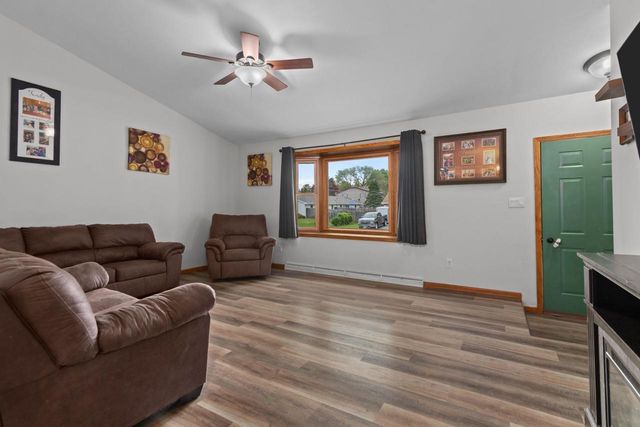 1433 W ROSELAWN DRIVE, Appleton, WI 54914