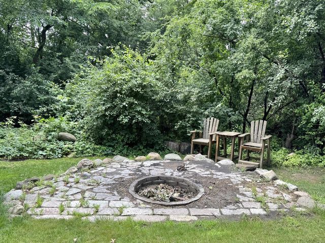 W301S2885 Snowdon DRIVE, Waukesha, WI 53188