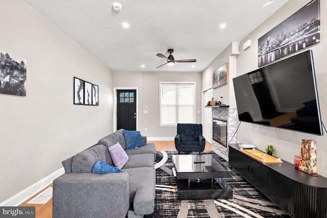 2938 POPLAR ST, Philadelphia, PA 19130