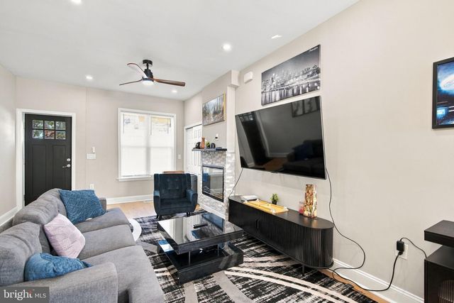 2938 POPLAR ST, Philadelphia, PA 19130