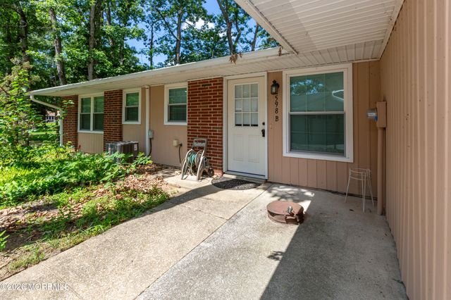 598B Lake Point Drive, Lakewood, NJ 08701