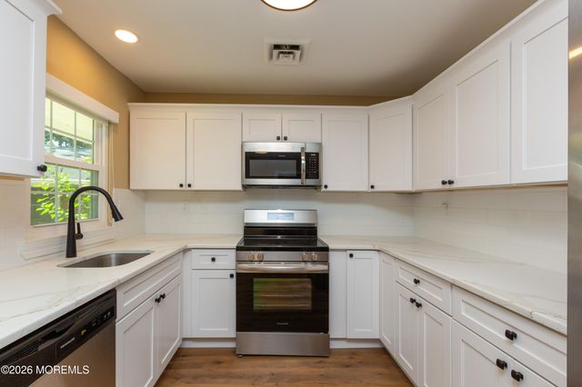 598B Lake Point Drive, Lakewood, NJ 08701