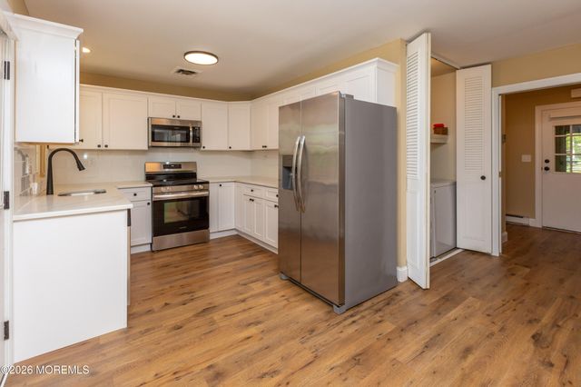 598B Lake Point Drive, Lakewood, NJ 08701
