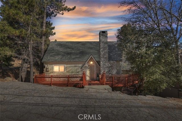 26561 Amador Lane, Lake Arrowhead, CA 92352