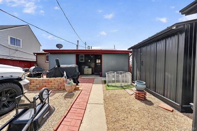 5961 E 81st Avenue, Dupont, CO 80024