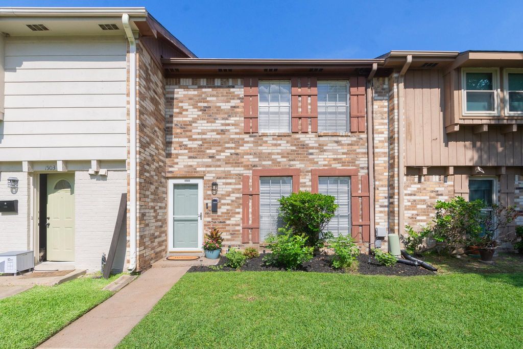 1505 Cedar Cove Street, La Porte, TX 77571