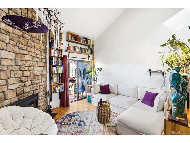 318 Wright St 302, Lakewood, CO 80228