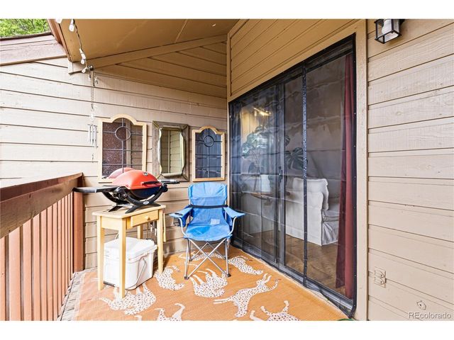 318 Wright St 302, Lakewood, CO 80228