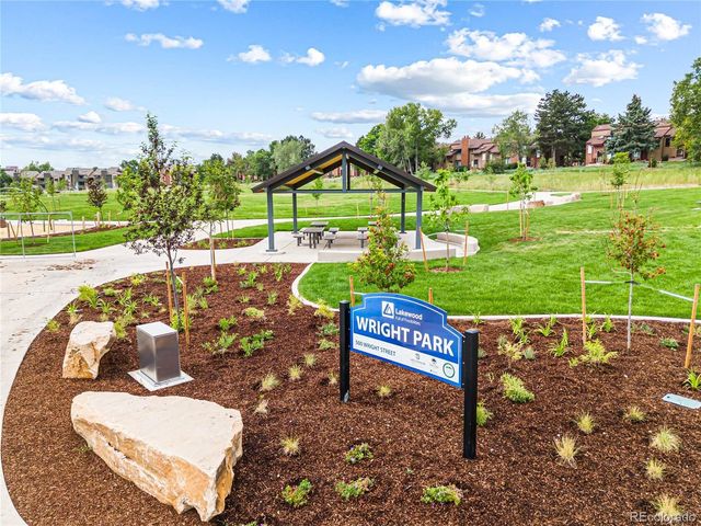 318 Wright St 302, Lakewood, CO 80228