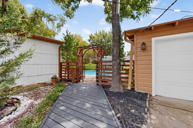 10520 Lippitt Avenue, Dallas, TX 75218