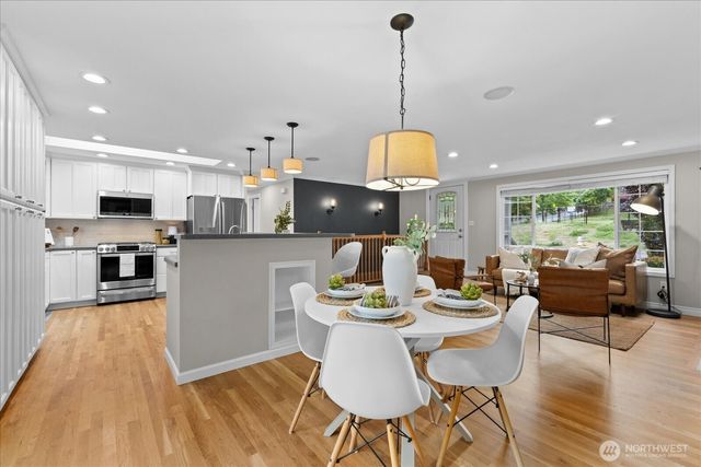 13115 80th Avenue NE, Kirkland, WA 98034