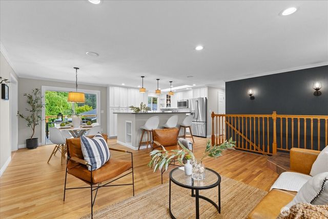 13115 80th Avenue NE, Kirkland, WA 98034