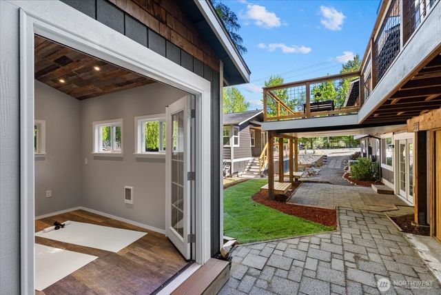 13115 80th Avenue NE, Kirkland, WA 98034