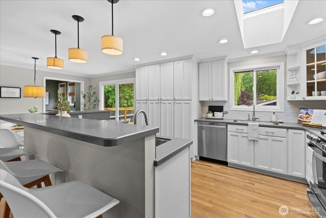 13115 80th Avenue NE, Kirkland, WA 98034