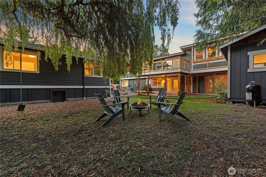 13115 80th Avenue NE, Kirkland, WA 98034