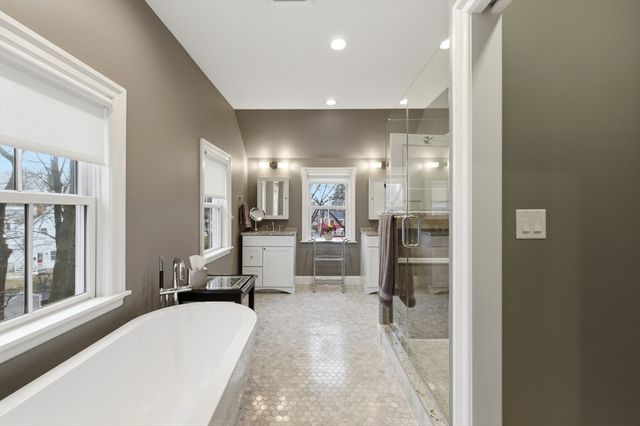 847 Massachusetts Ave, Lexington, MA 02420